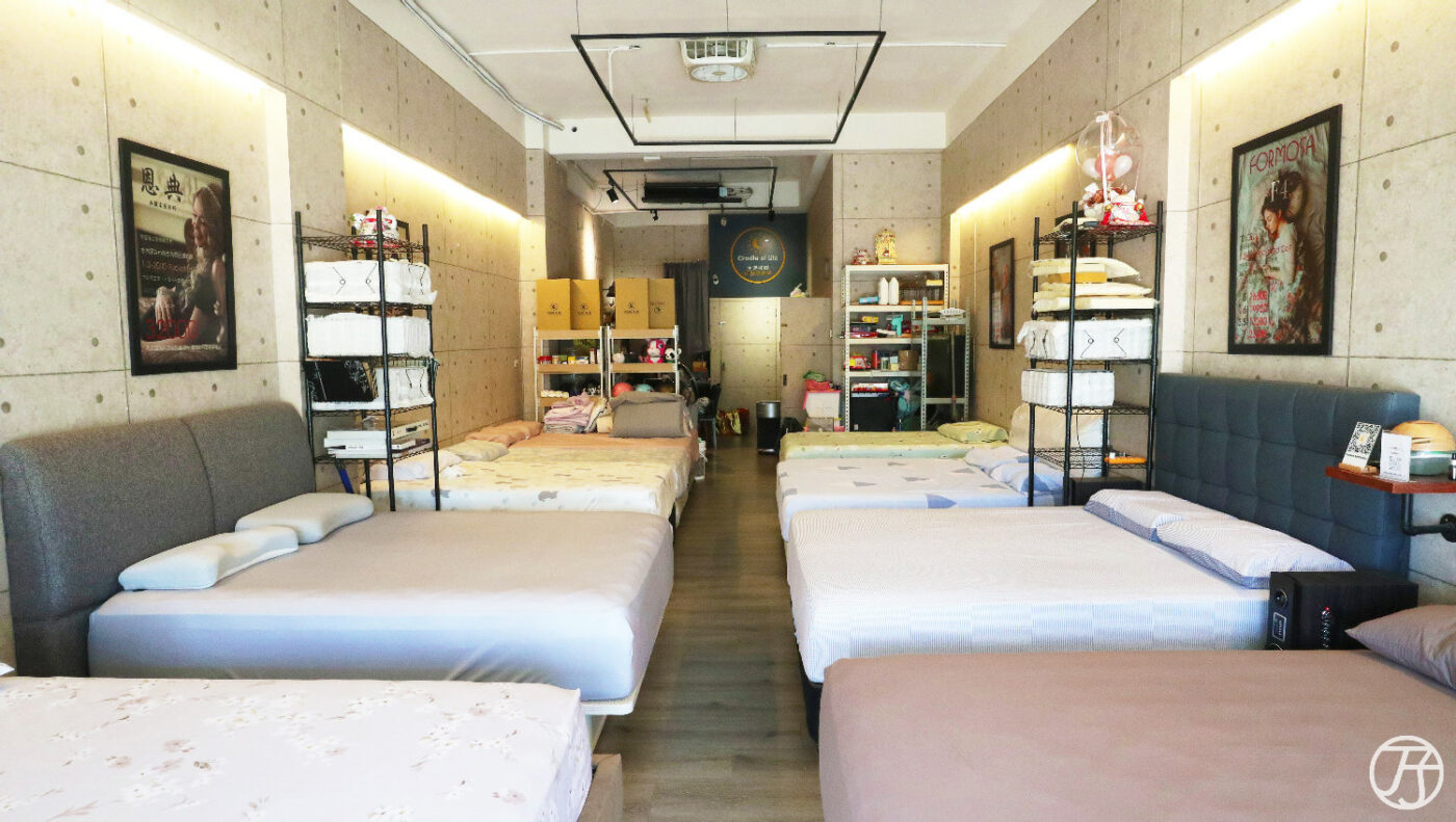 桃園春日總店店內展示區縱深